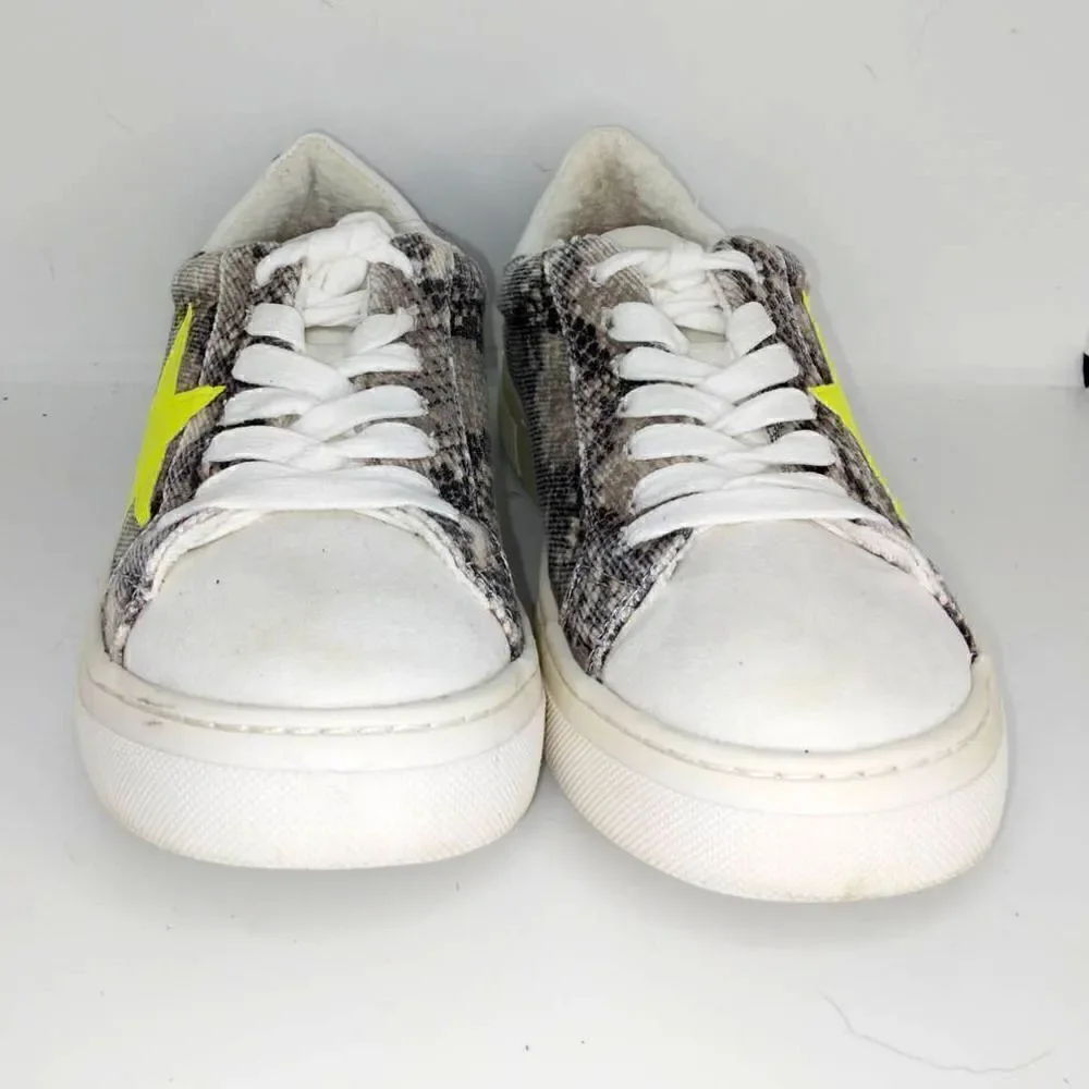 Steven by Steve Madden Womens Pre-owned Snake Skin Low Cut Sneakers - sz. 6M